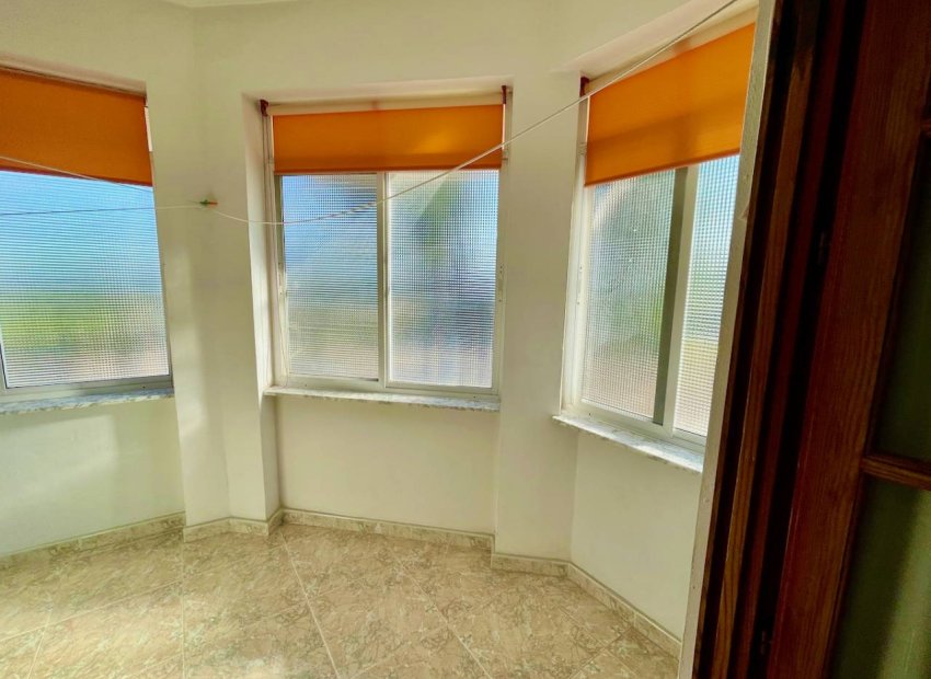 Resale - Villa - Orihuela