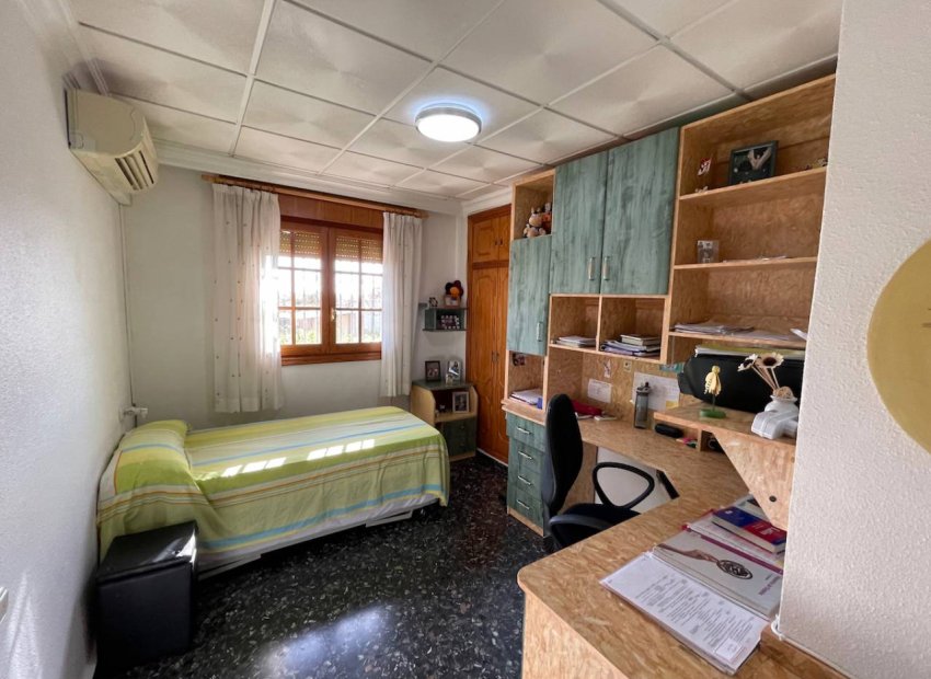 Resale - Villa - Orihuela