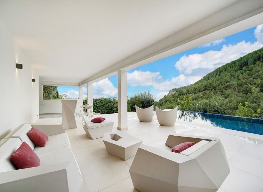 Resale - Villa - PALMA - Son Vida