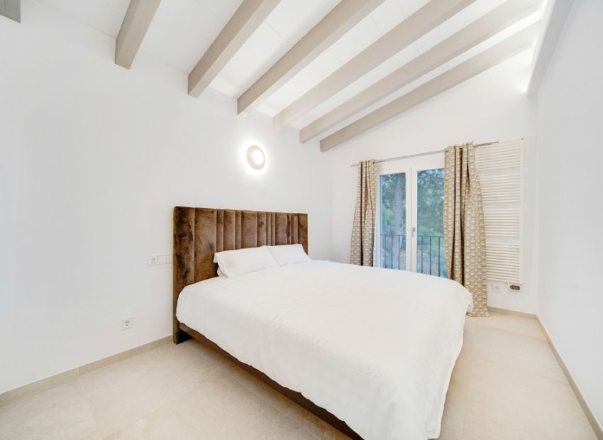 Resale - Villa - PALMA - Son Vida
