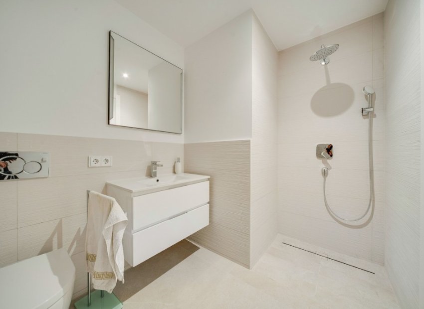 Resale - Villa - PALMA - Son Vida