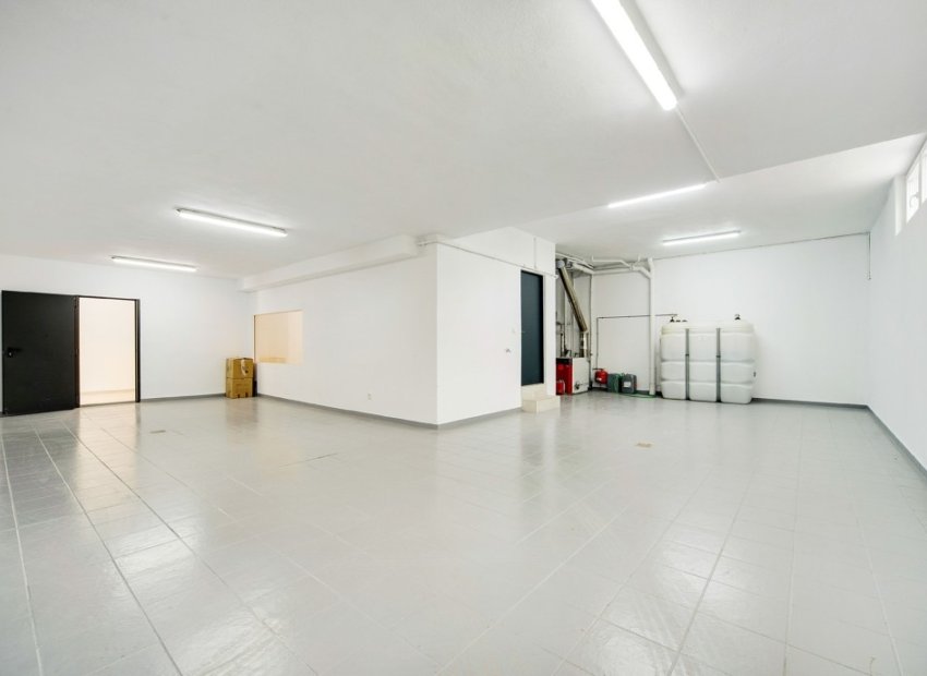Resale - Villa - PALMA - Son Vida