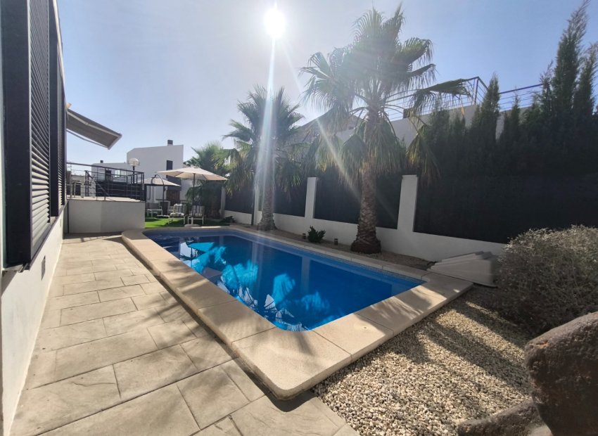 Resale - Villa - Polop - Alberca