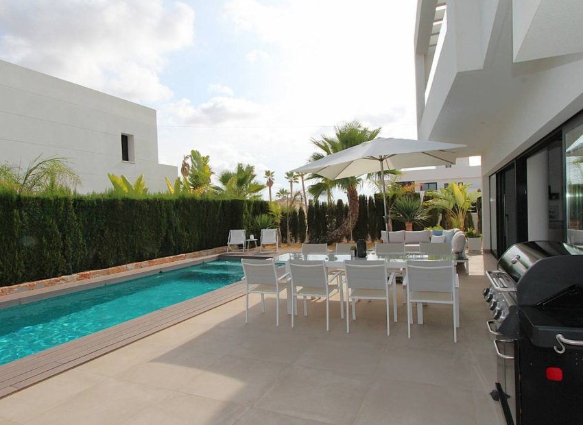 Resale - Villa - Rojales - Ciudad Quesada