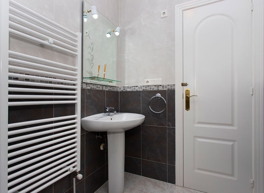 Resale - Villa - Rojales - Pueblo