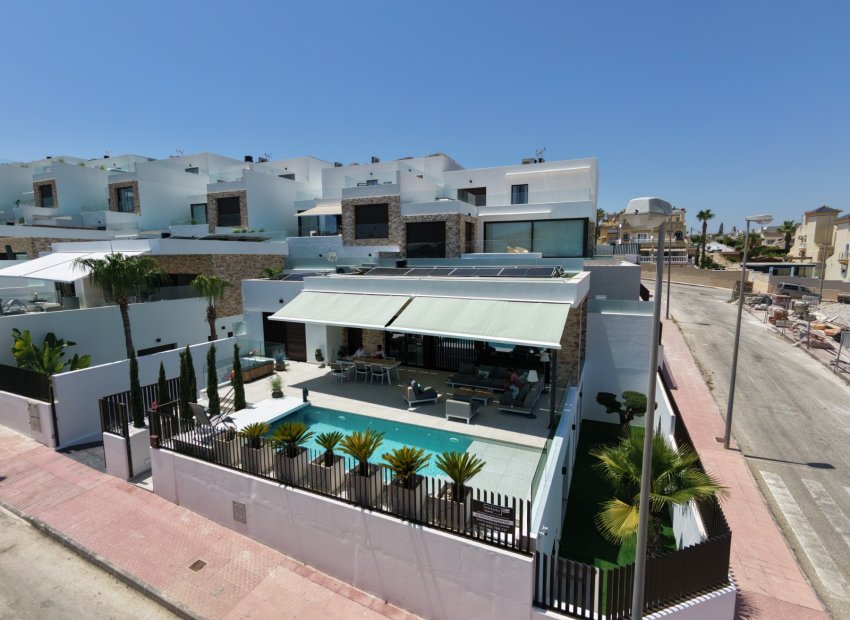 Resale - Villa - Rojales