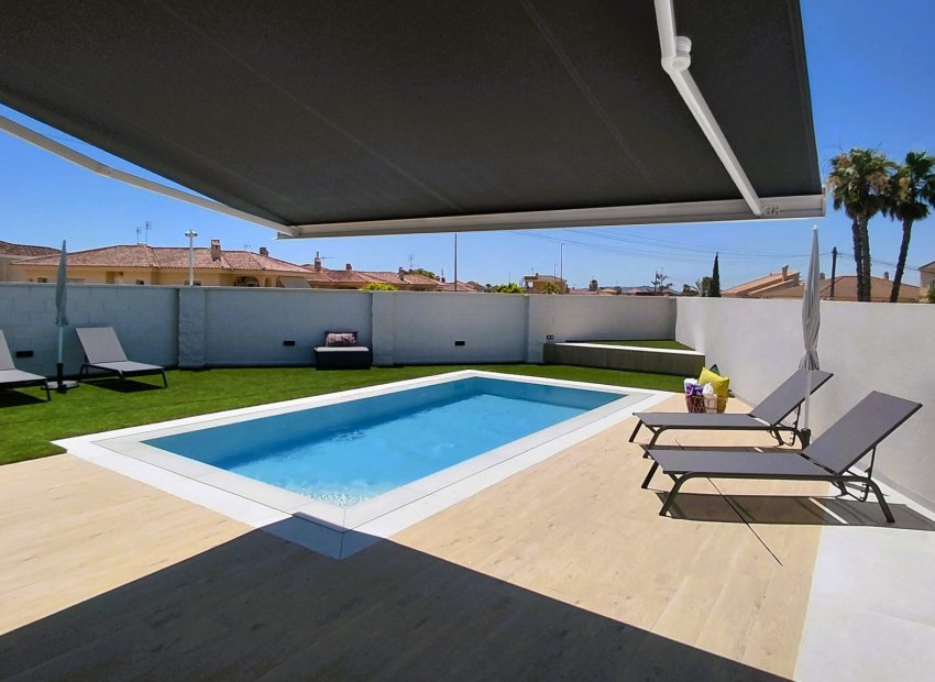 Resale - Villa - San Fulgencio
