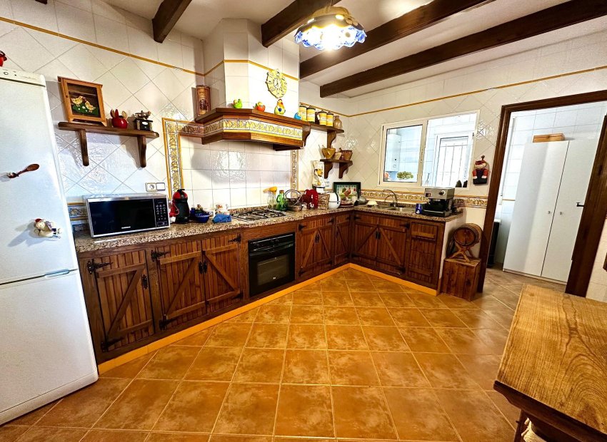 Resale - Villa - San Miguel de Salinas - Ciudad de las comunicaciones