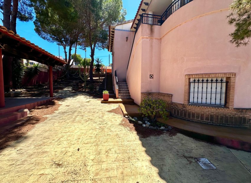 Resale - Villa - San Miguel de Salinas - Ciudad de las comunicaciones