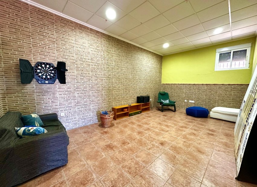 Resale - Villa - San Miguel de Salinas - Ciudad de las comunicaciones
