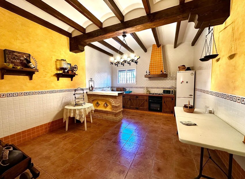 Resale - Villa - San Miguel de Salinas - Ciudad de las comunicaciones