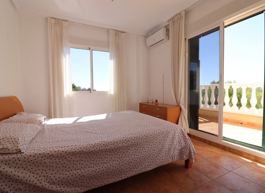 Resale - Villa - San Miguel de Salinas - Lake View Mansions