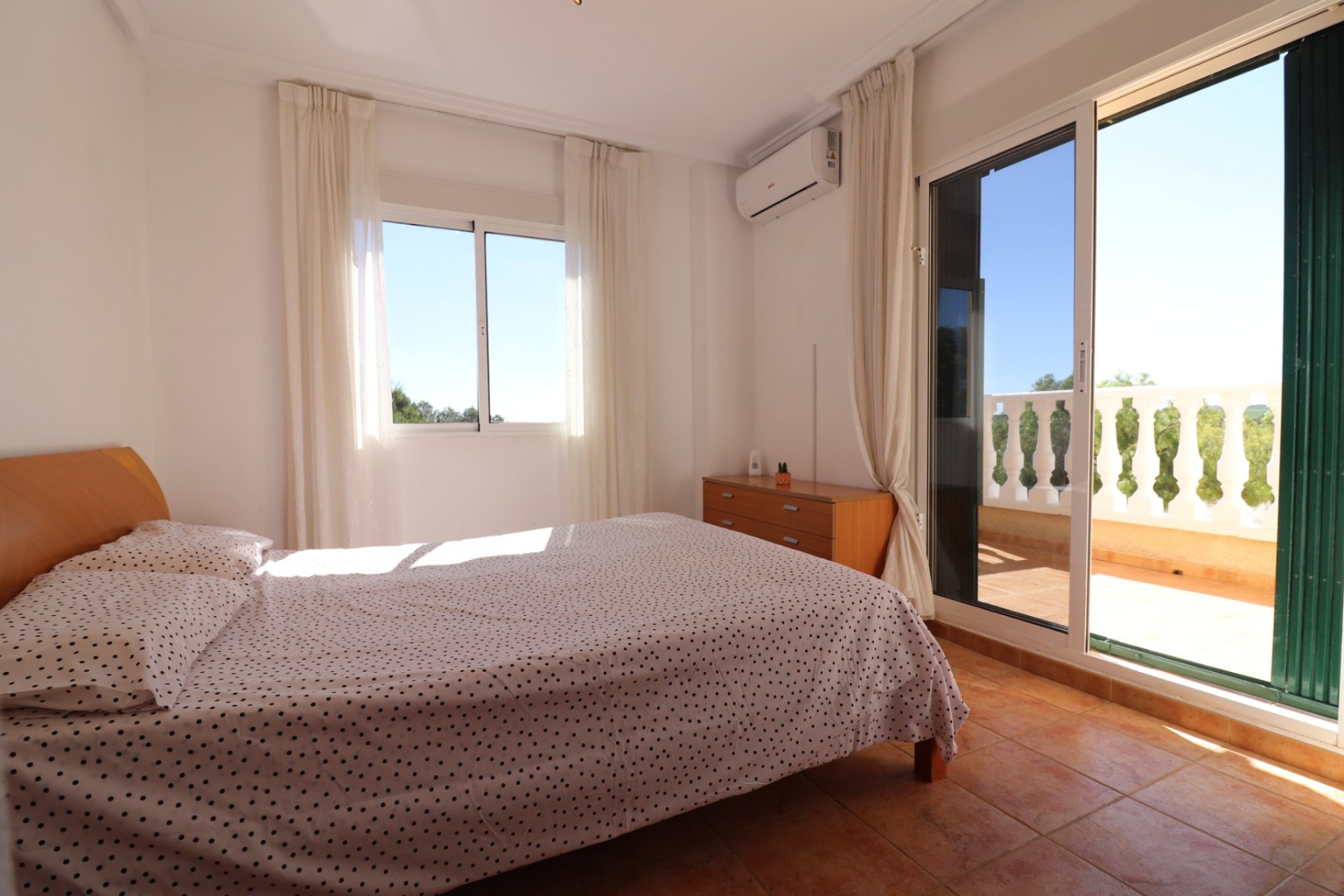 Resale - Villa - San Miguel de Salinas - Lake View Mansions