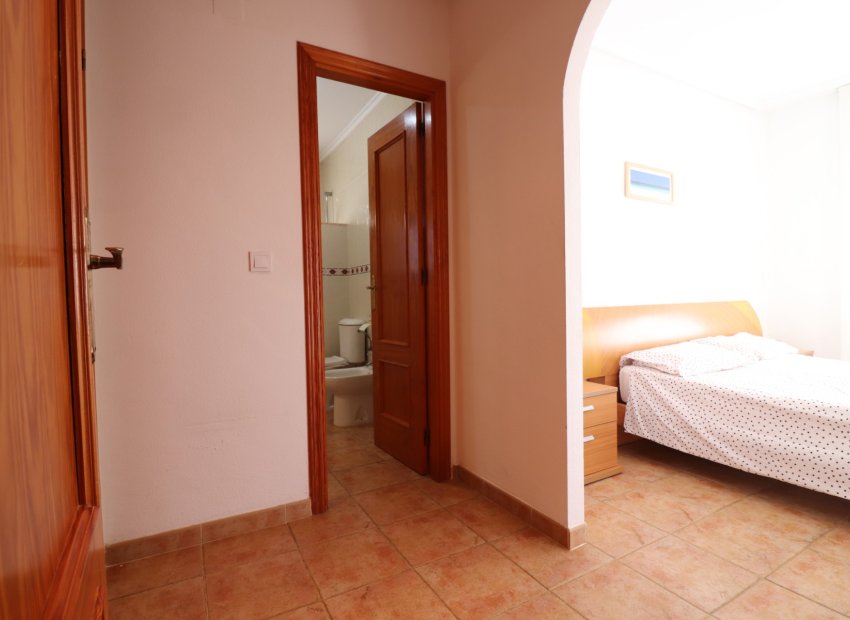 Resale - Villa - San Miguel de Salinas - Lake View Mansions