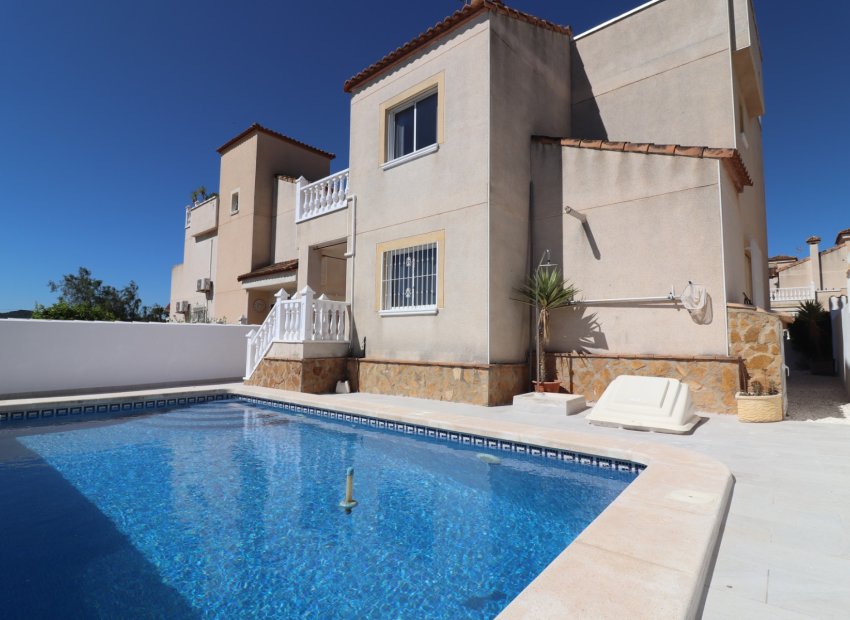 Resale - Villa - San Miguel de Salinas - Lake View Mansions