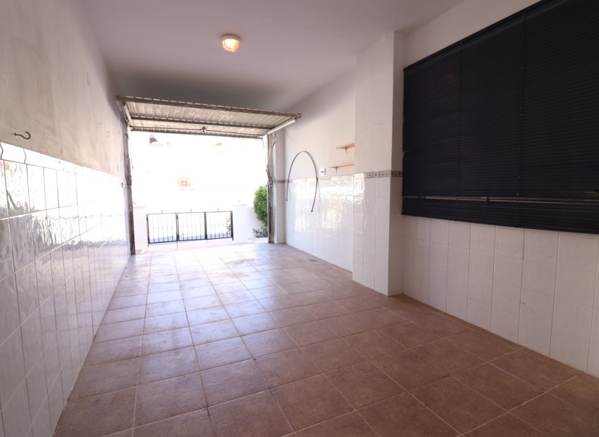 Resale - Villa - San Miguel de Salinas - Lake View Mansions