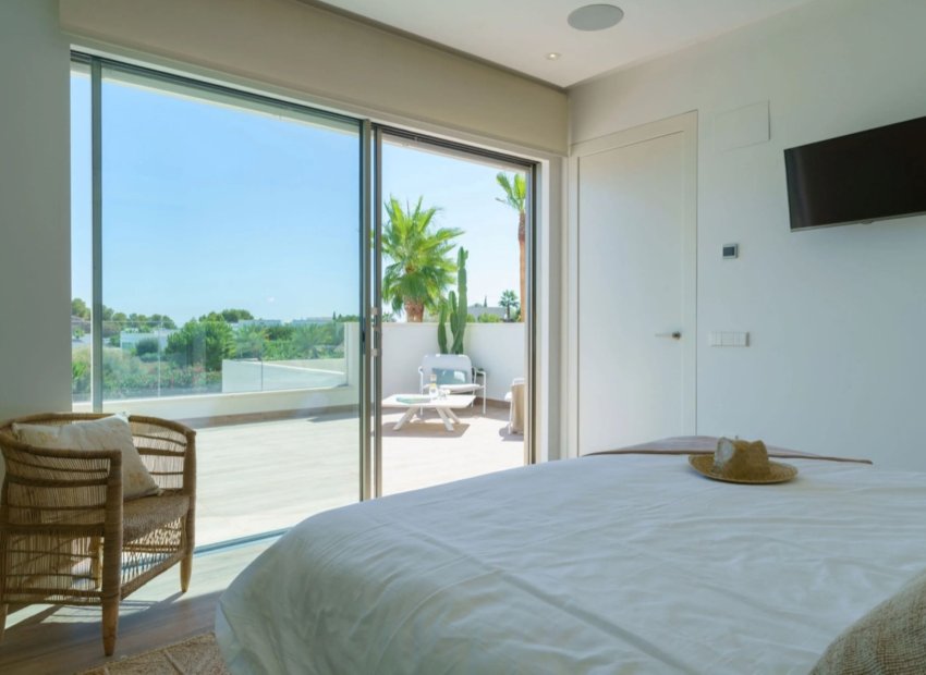 Resale - Villa - San Miguel de Salinas - Las Colinas golf