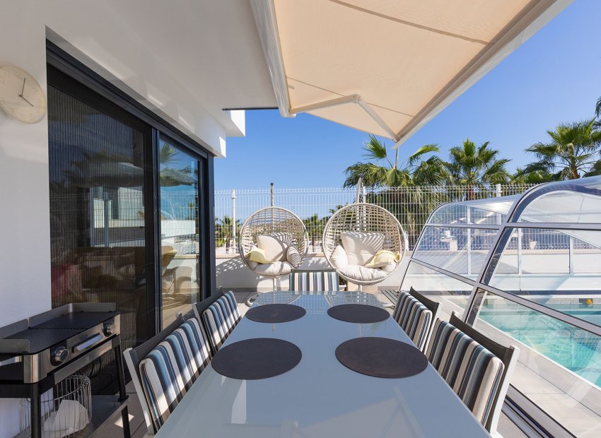 Resale - Villa - San Miguel de Salinas - Mirador De San Miguel