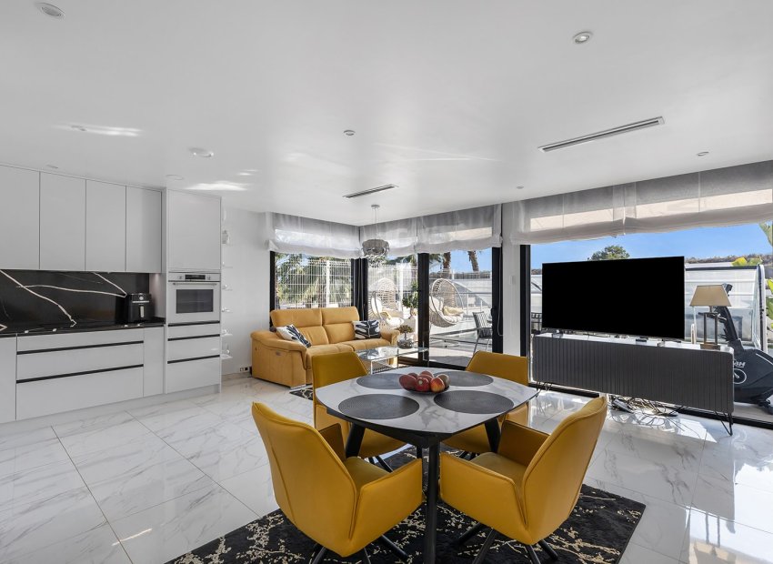 Resale - Villa - San Miguel de Salinas - Mirador De San Miguel