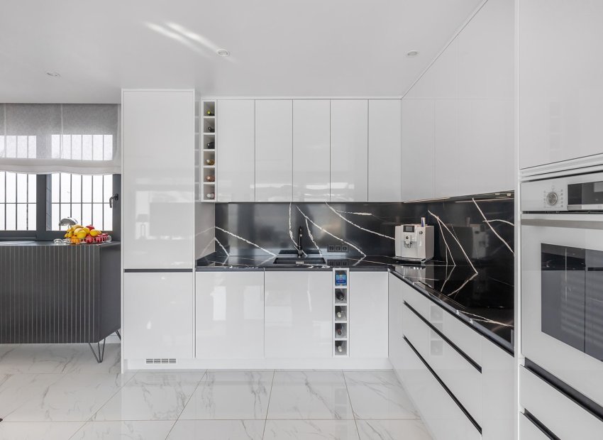 Resale - Villa - San Miguel de Salinas - Mirador De San Miguel