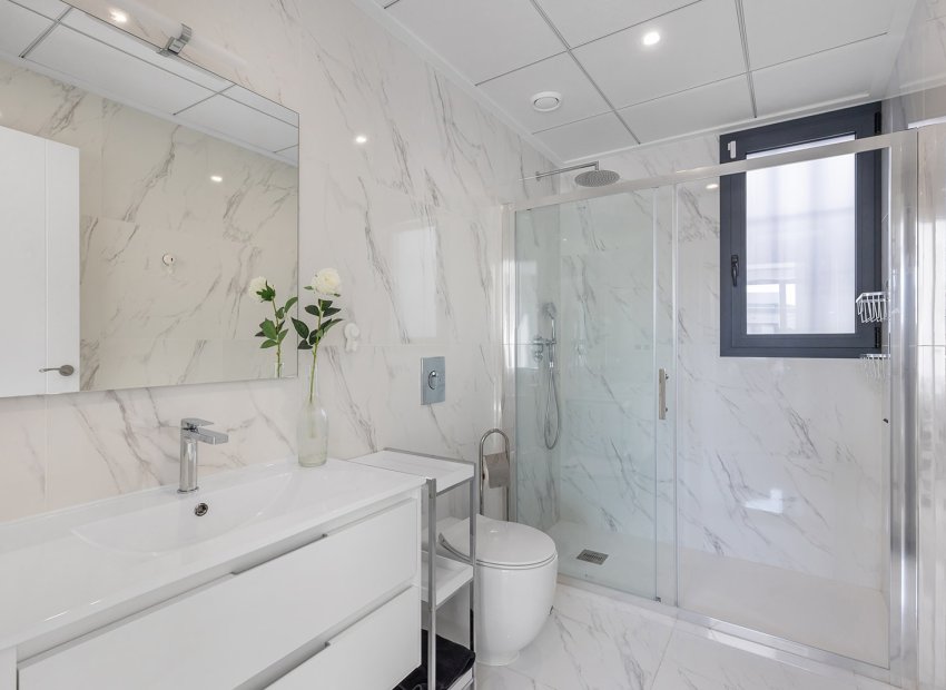 Resale - Villa - San Miguel de Salinas - Mirador De San Miguel