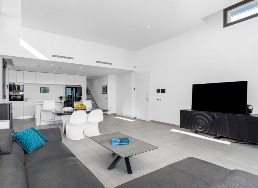 Resale - Villa - San Miguel de Salinas - Mirador De San Miguel