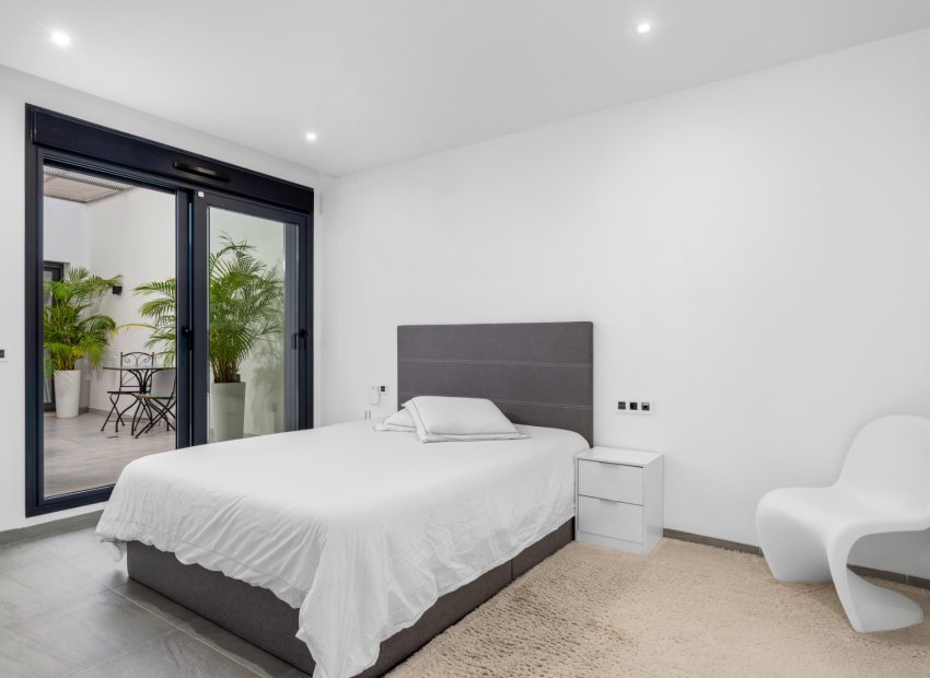 Resale - Villa - San Miguel de Salinas - Mirador De San Miguel