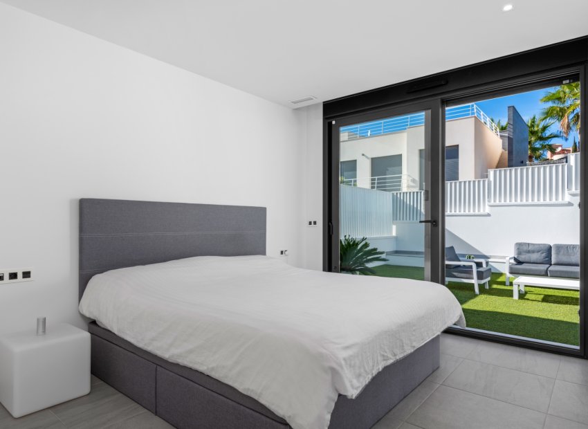 Resale - Villa - San Miguel de Salinas - Mirador De San Miguel