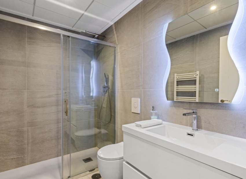 Resale - Villa - San Miguel de Salinas - Mirador De San Miguel