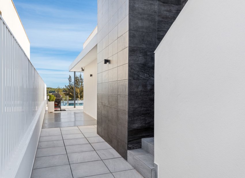 Resale - Villa - San Miguel de Salinas - Mirador De San Miguel