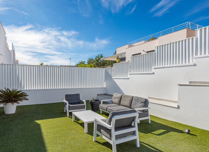 Resale - Villa - San Miguel de Salinas - Mirador De San Miguel