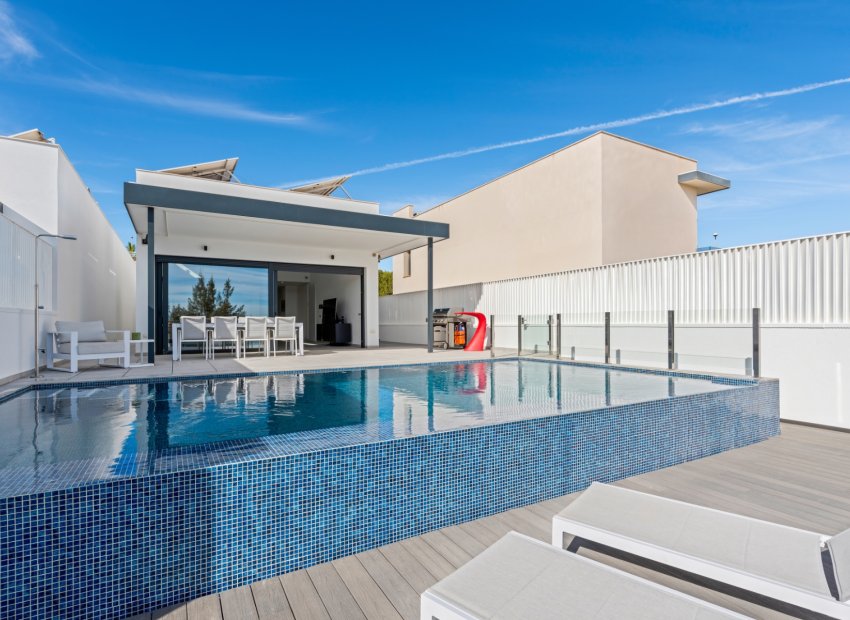 Resale - Villa - San Miguel de Salinas - Mirador De San Miguel