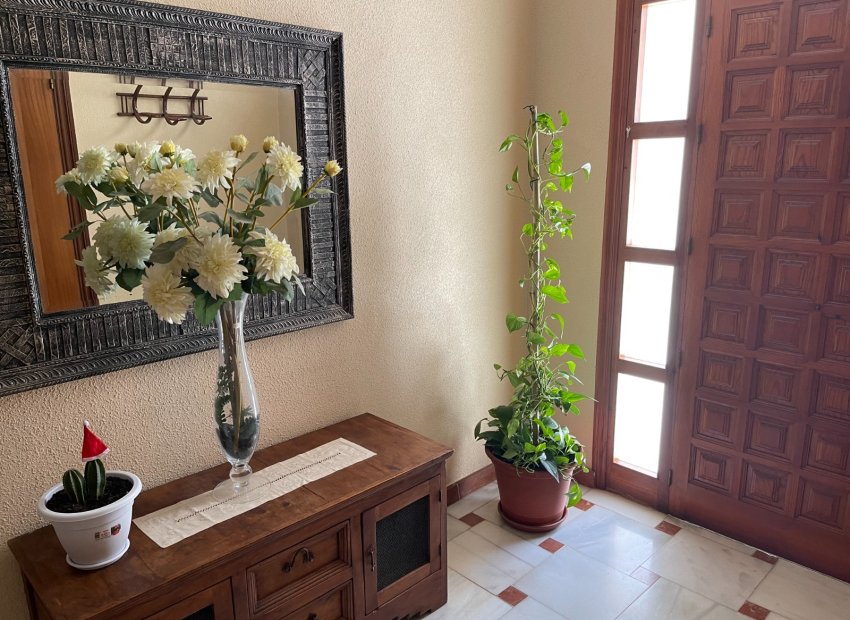 Resale - Villa - San Miguel de Salinas - Pueblo