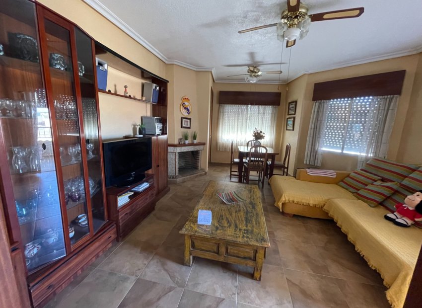 Resale - Villa - San Miguel de Salinas - Pueblo