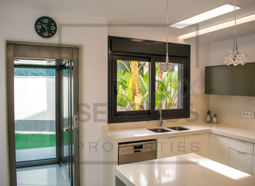 Resale - Villa - San Miguel de Salinas - Urbanizaciones