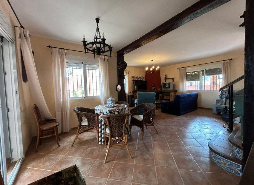 Resale - Villa - San Miguel de Salinas - Urbanizaciones