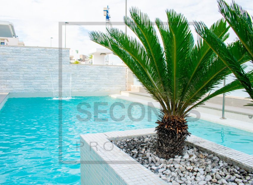 Resale - Villa - San Miguel de Salinas - Urbanizaciones