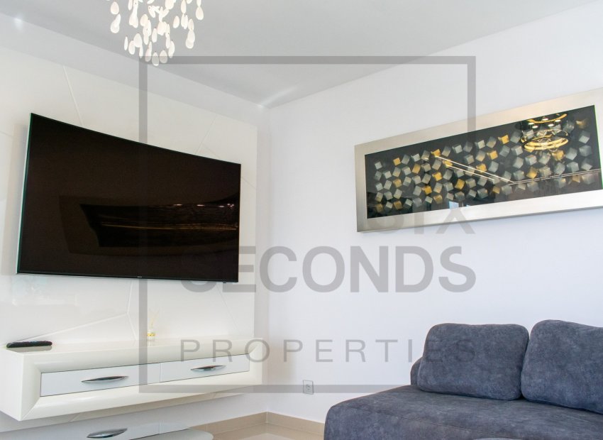 Resale - Villa - San Miguel de Salinas - Urbanizaciones