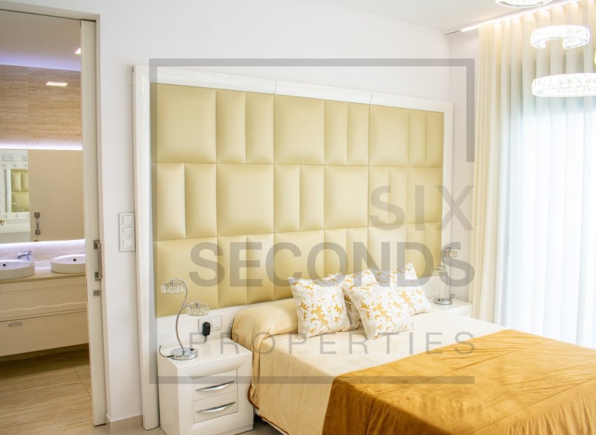 Resale - Villa - San Miguel de Salinas - Urbanizaciones