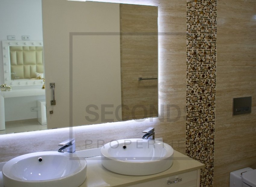 Resale - Villa - San Miguel de Salinas - Urbanizaciones