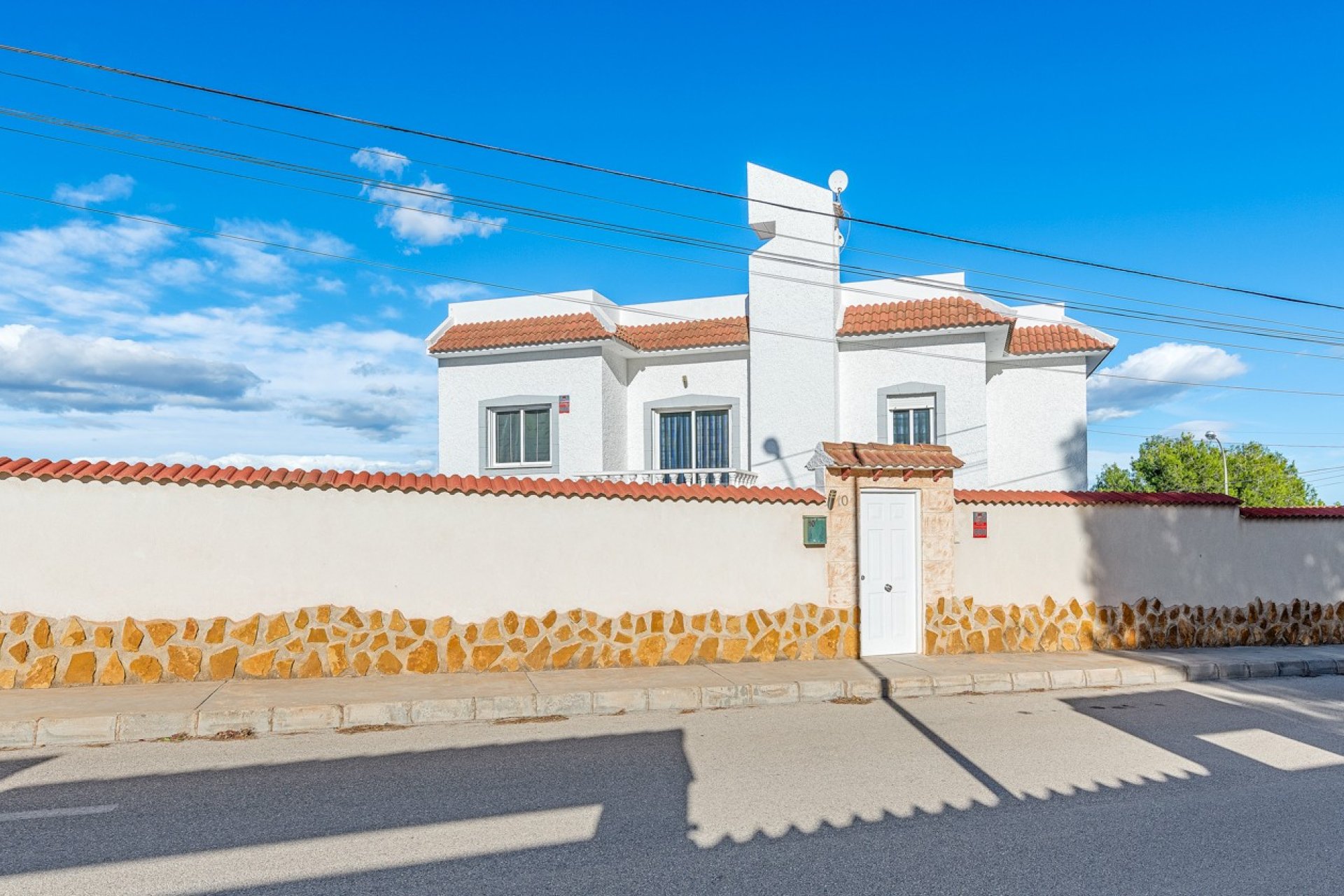 Resale - Villa - San Miguel de Salinas