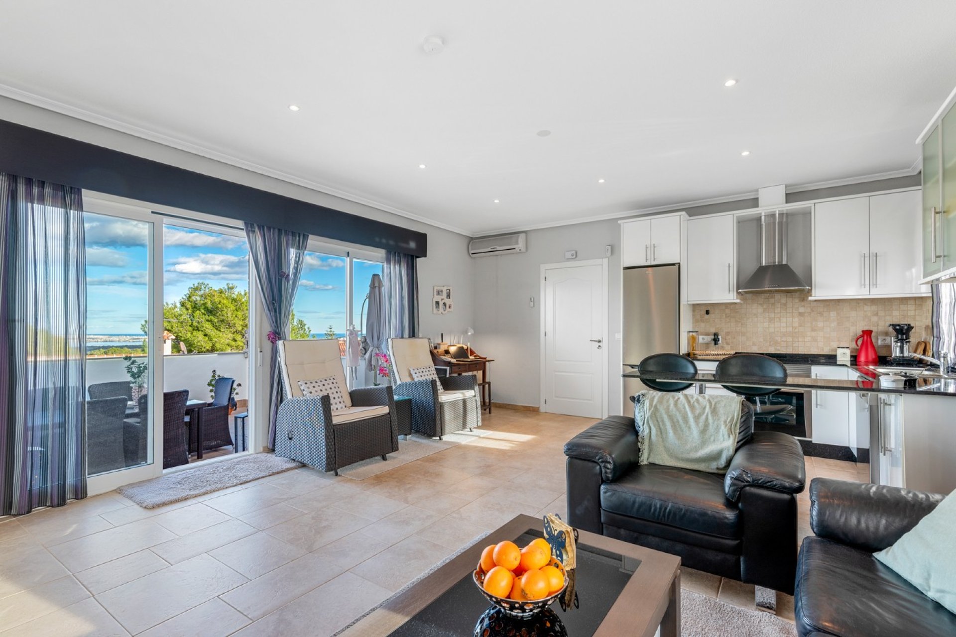 Resale - Villa - San Miguel de Salinas