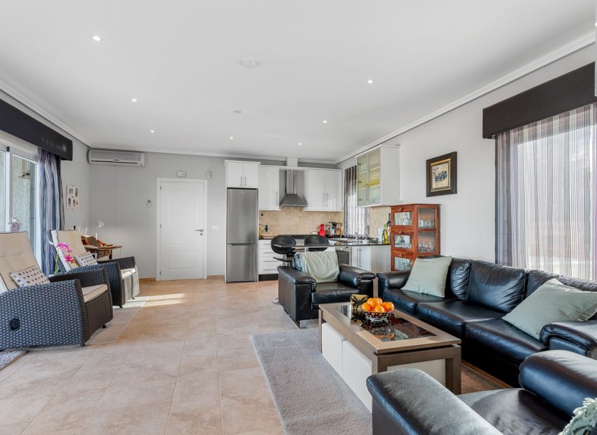 Resale - Villa - San Miguel de Salinas