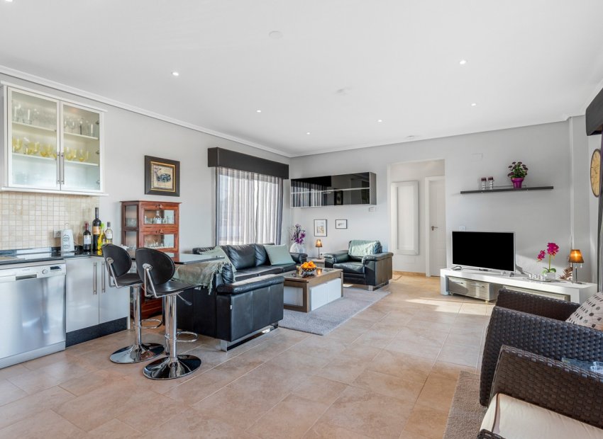 Resale - Villa - San Miguel de Salinas