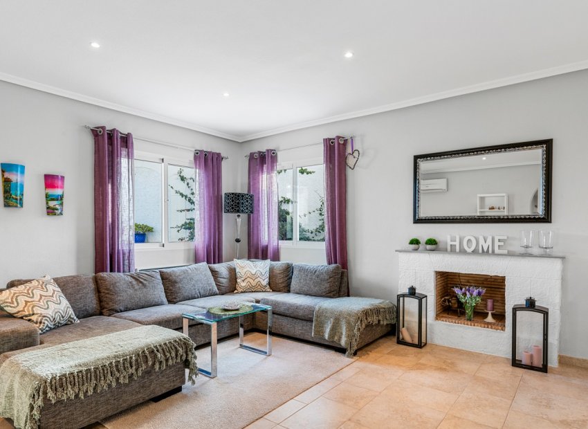 Resale - Villa - San Miguel de Salinas