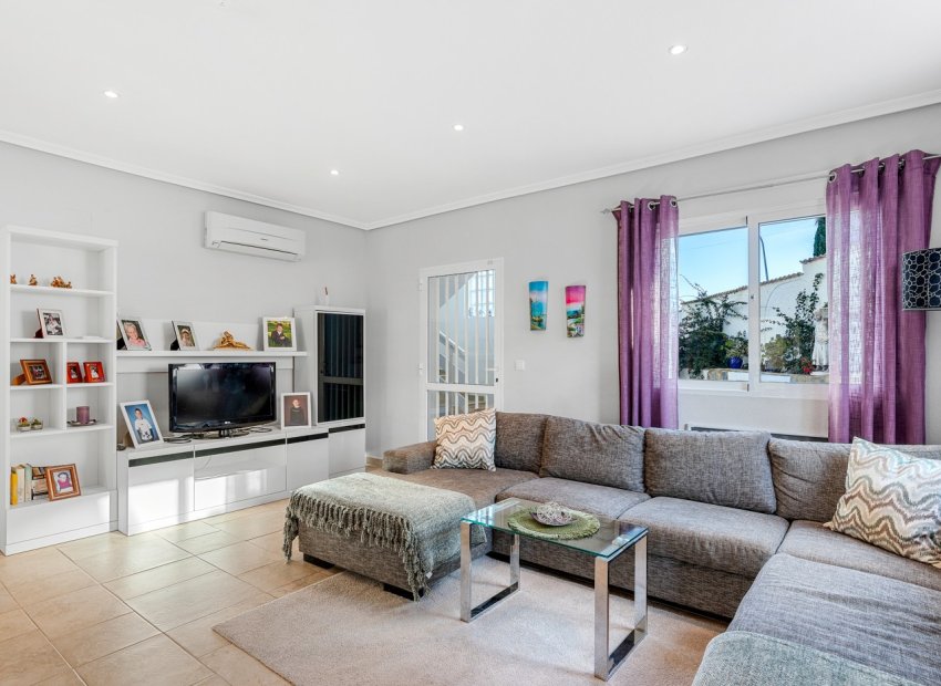 Resale - Villa - San Miguel de Salinas