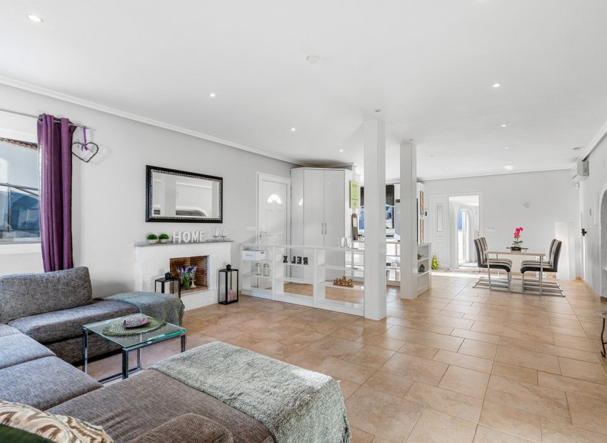 Resale - Villa - San Miguel de Salinas