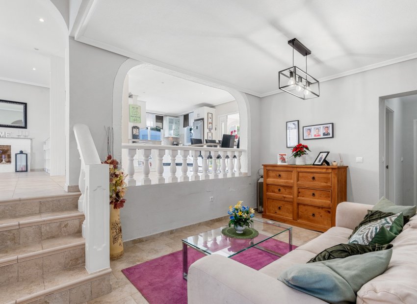 Resale - Villa - San Miguel de Salinas