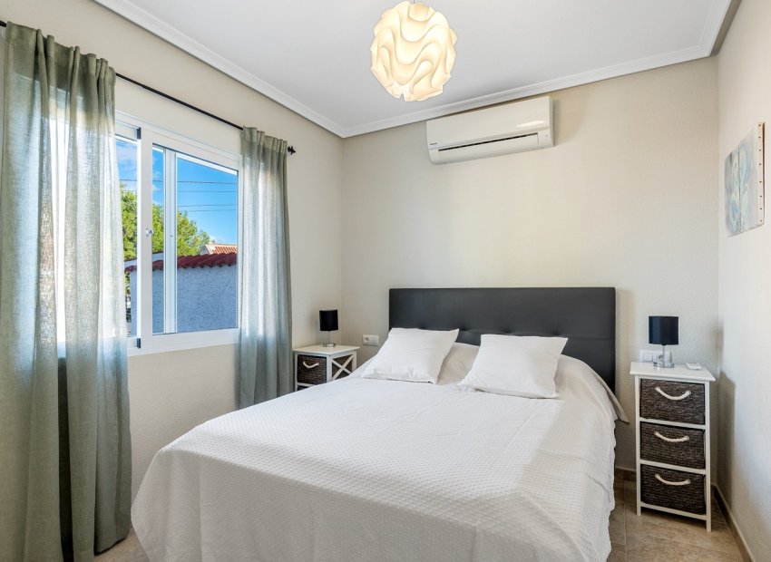 Resale - Villa - San Miguel de Salinas