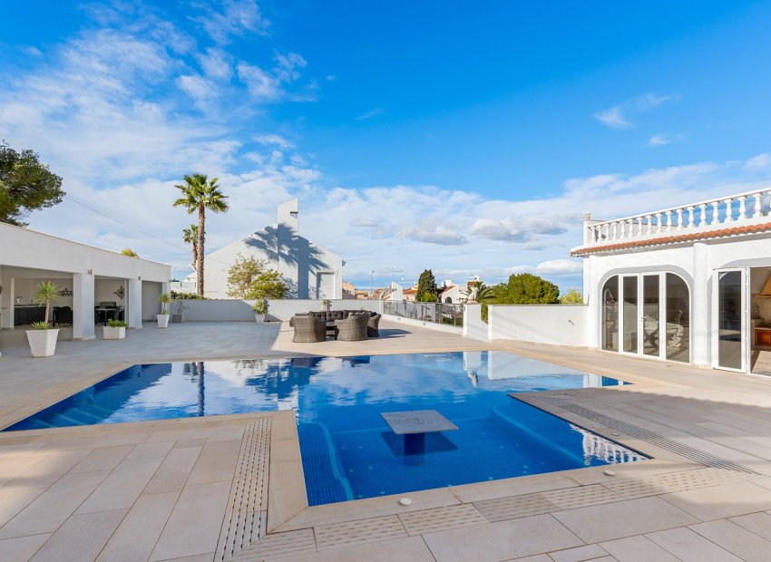 Resale - Villa - San Miguel de Salinas